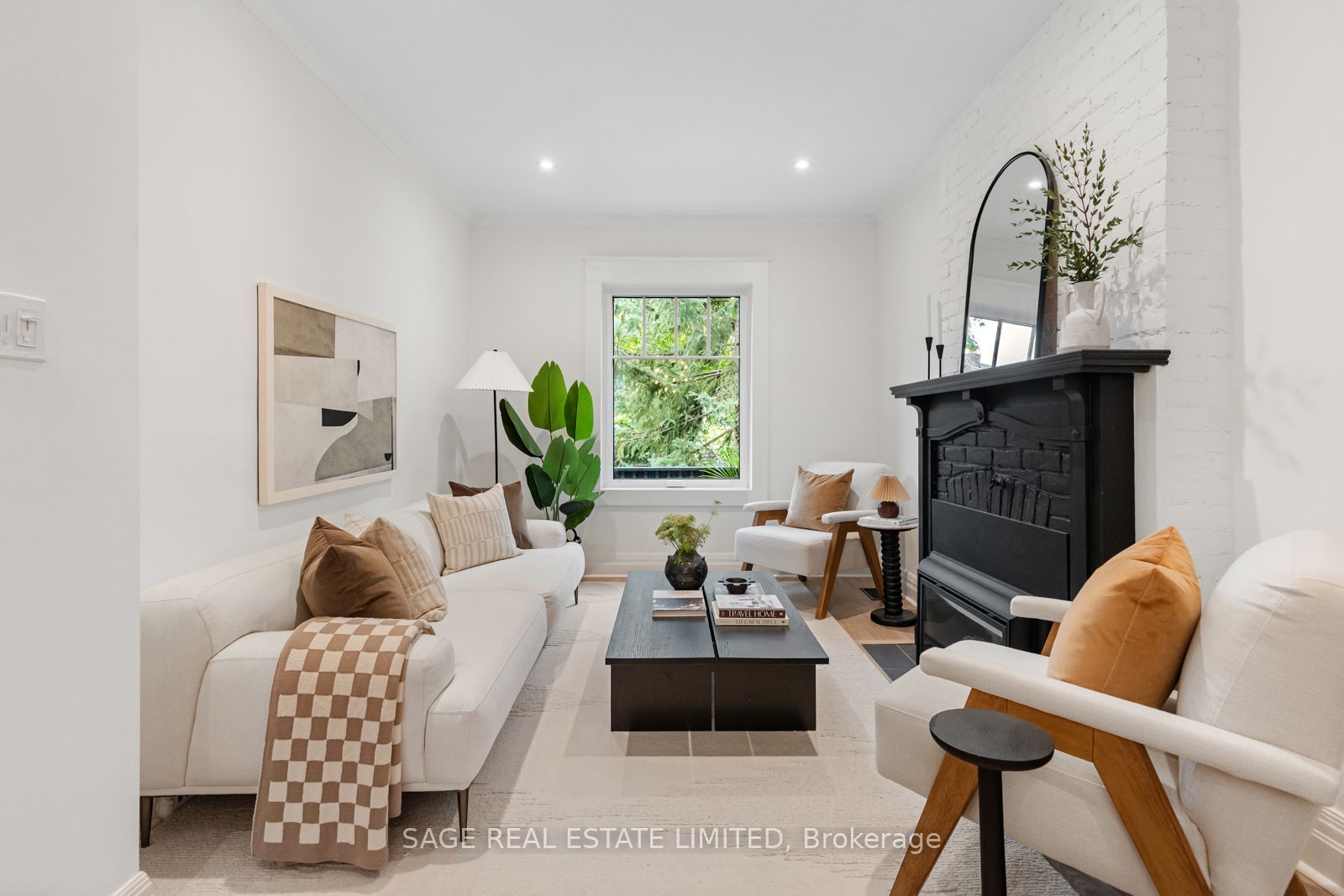 11 Bertmount Avenue