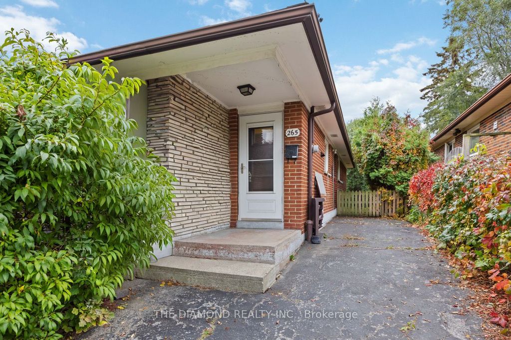 Photo of 265 Woodsworth Road, Toronto, ON M2L 2T5 (MLS # C12467902)