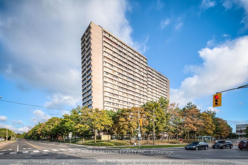 Photo of 100 Leeward Glenway #1401, Toronto, ON M3C 2Z1 (MLS # C12981882)