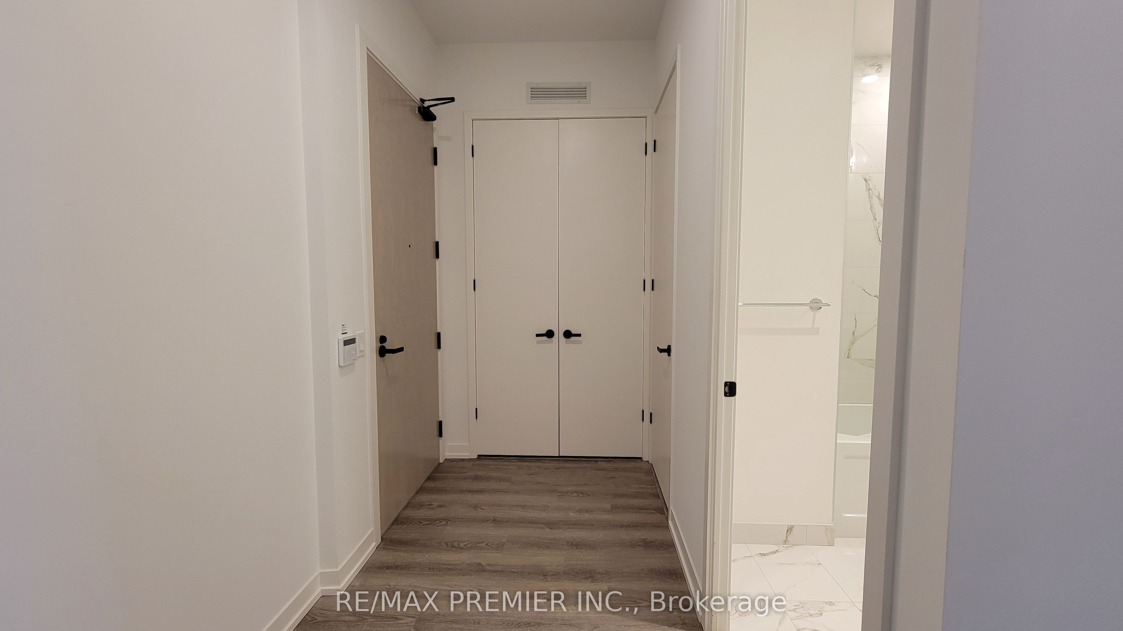 8 Interchange Way 618