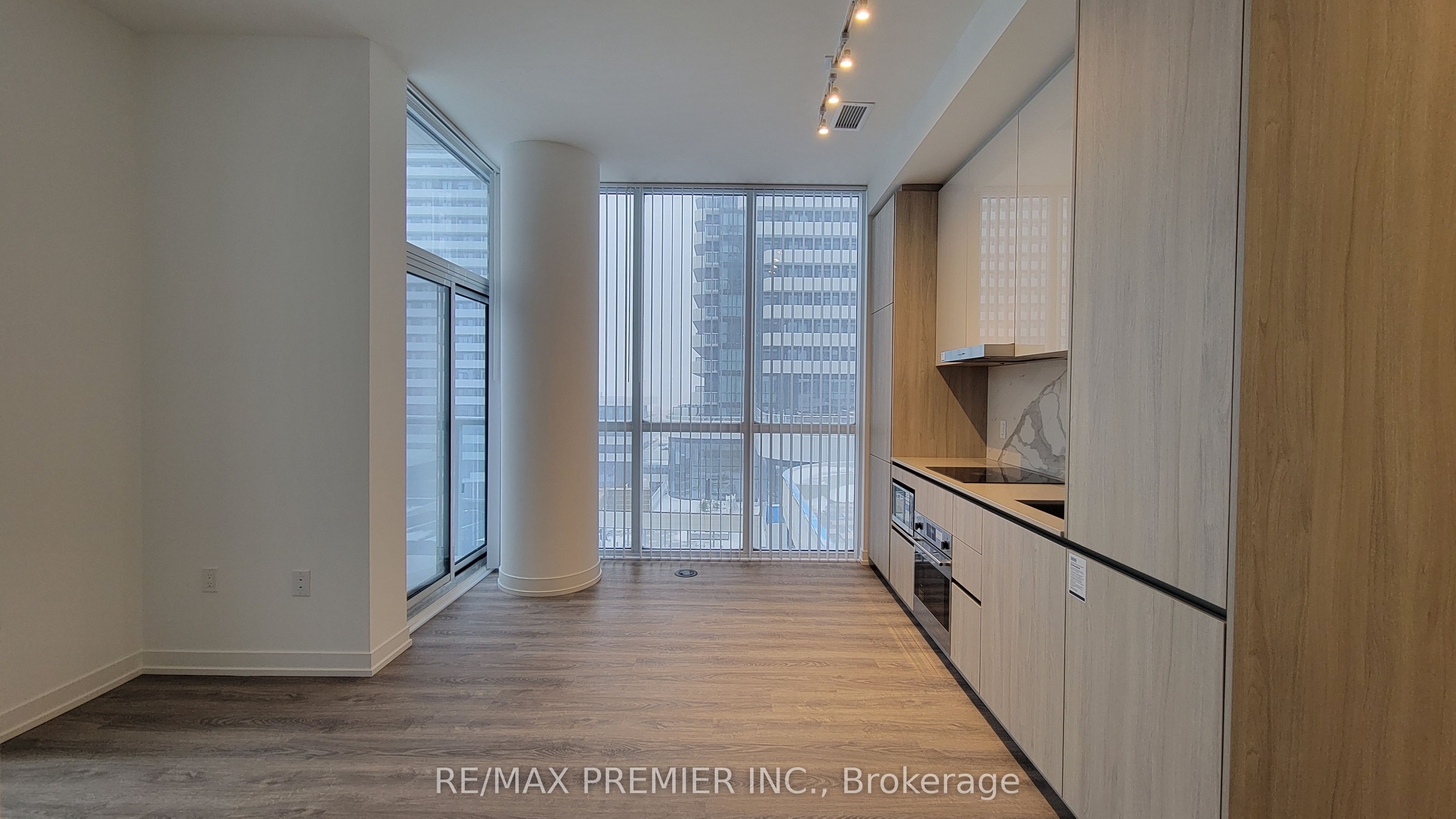 8 Interchange Way 618