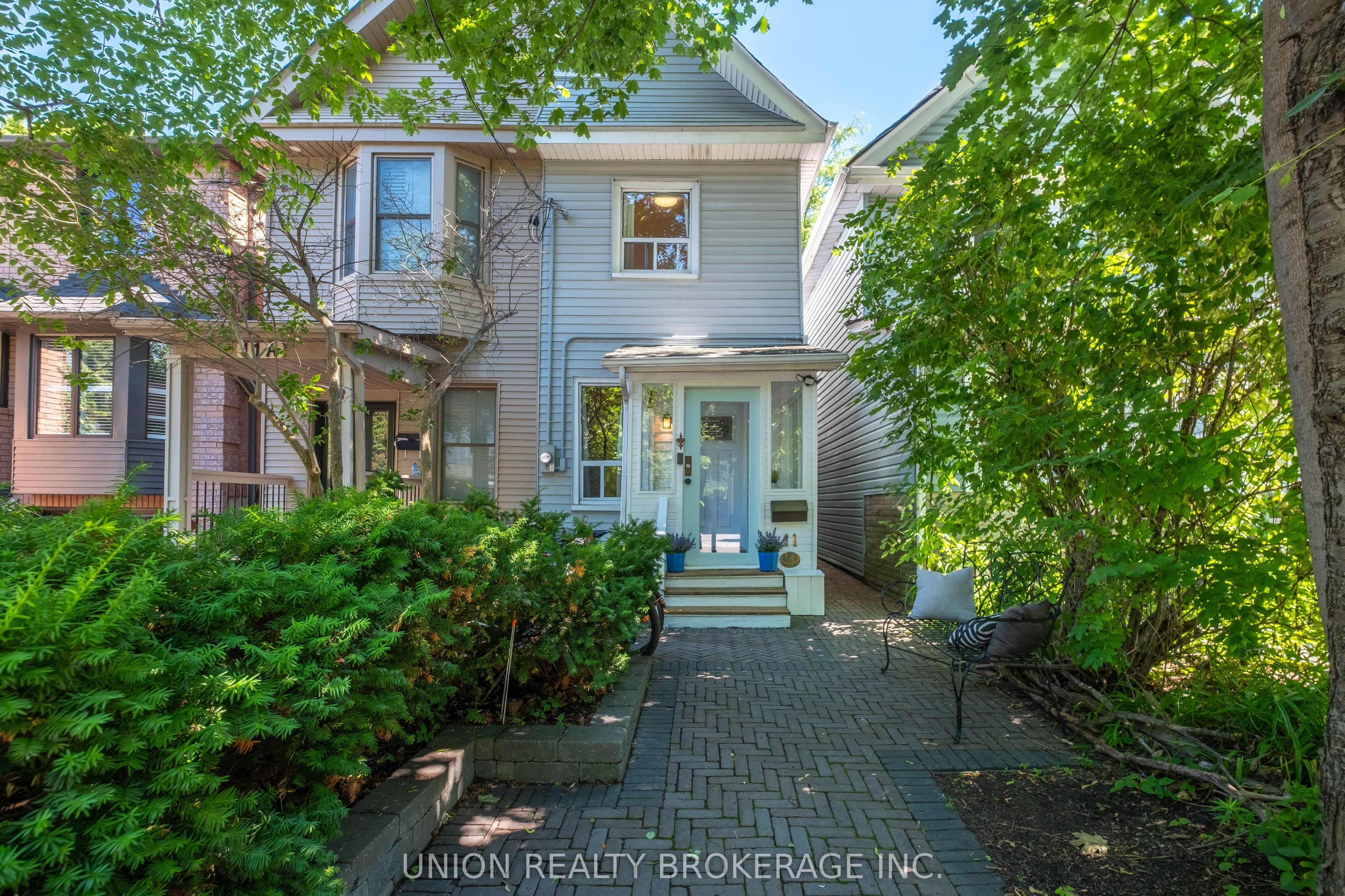 11 Battenberg Avenue