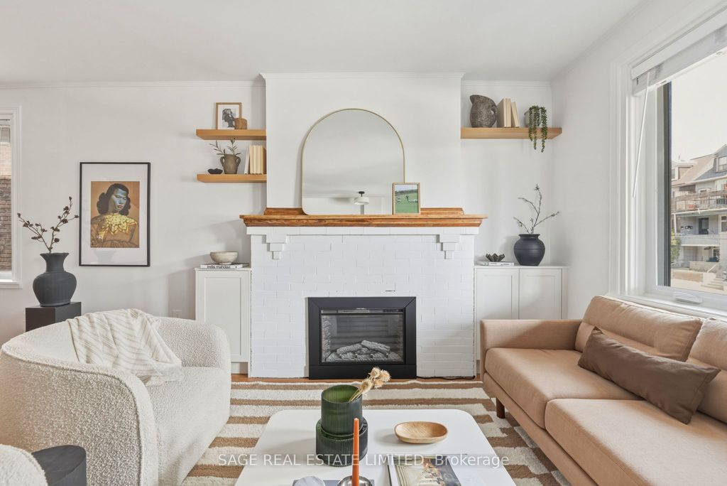 Photo of 662 Woodbine Avenue, Toronto, ON M4E 2J1 (MLS # E13114920)