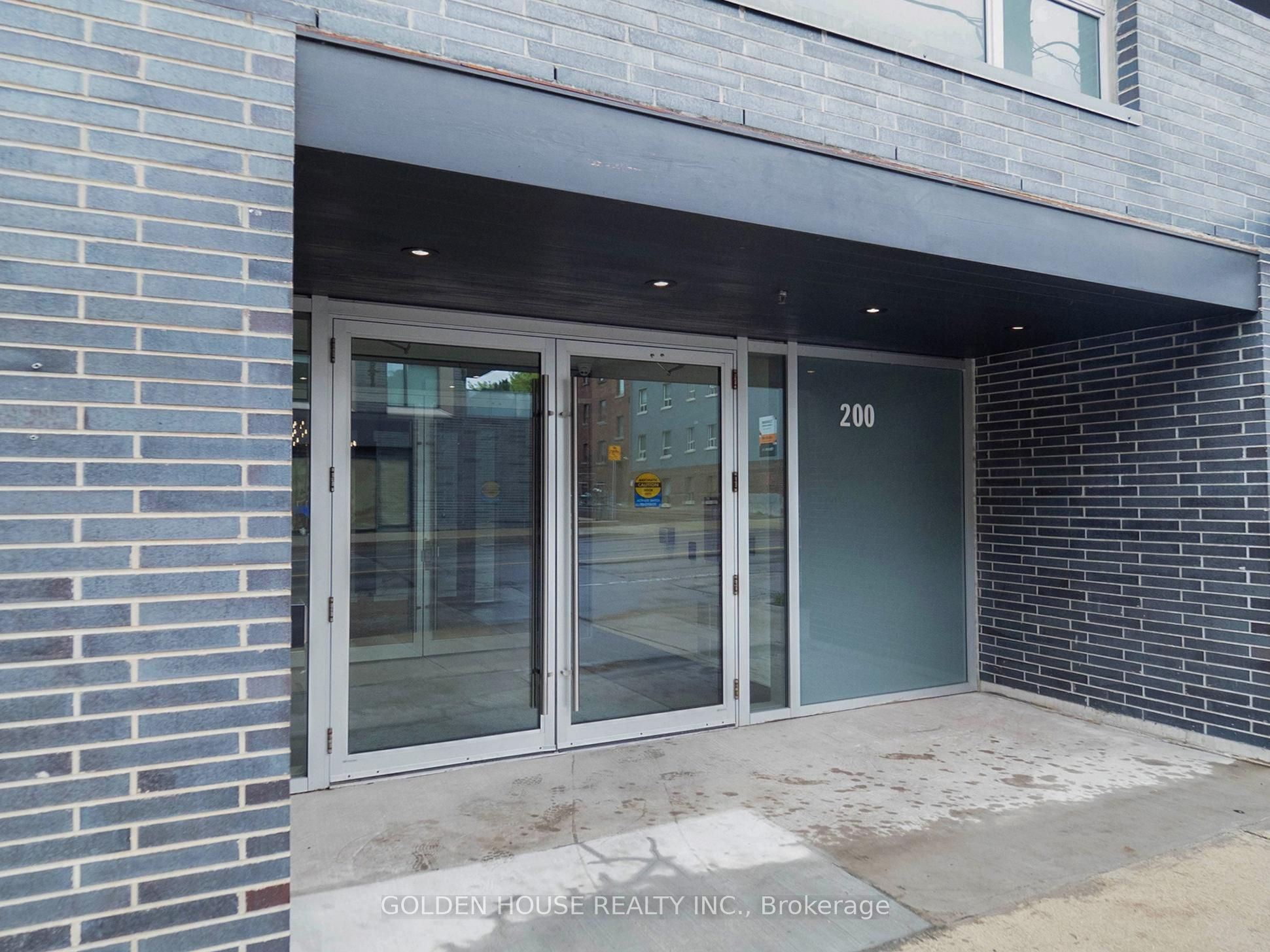 200 Woodbine Avenue 403