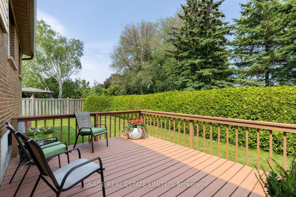 Photo of 34 Carter Crescent, Whitby, ON L1N 6C4 (MLS # E13428882)