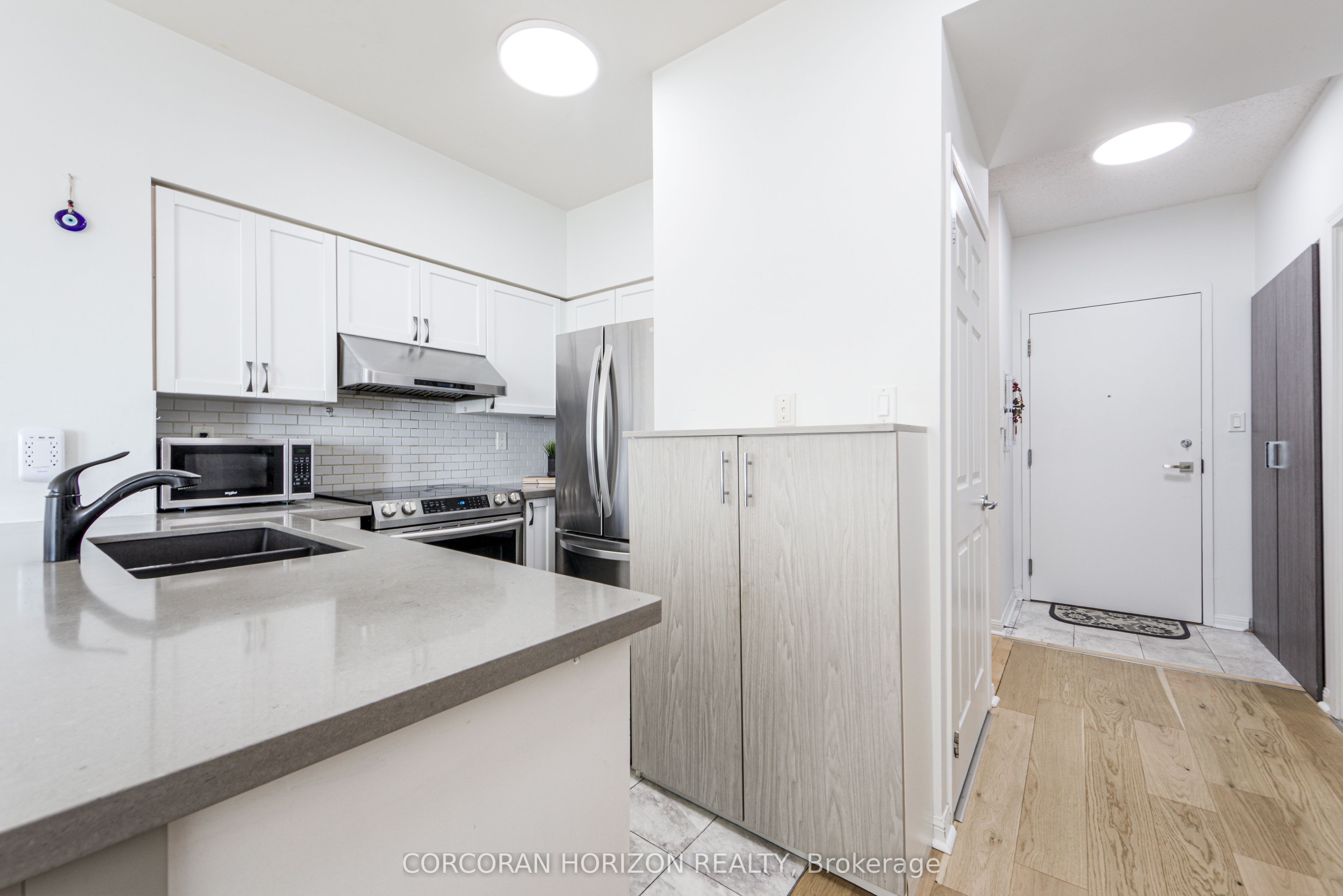 228 Queens Quay W 2009