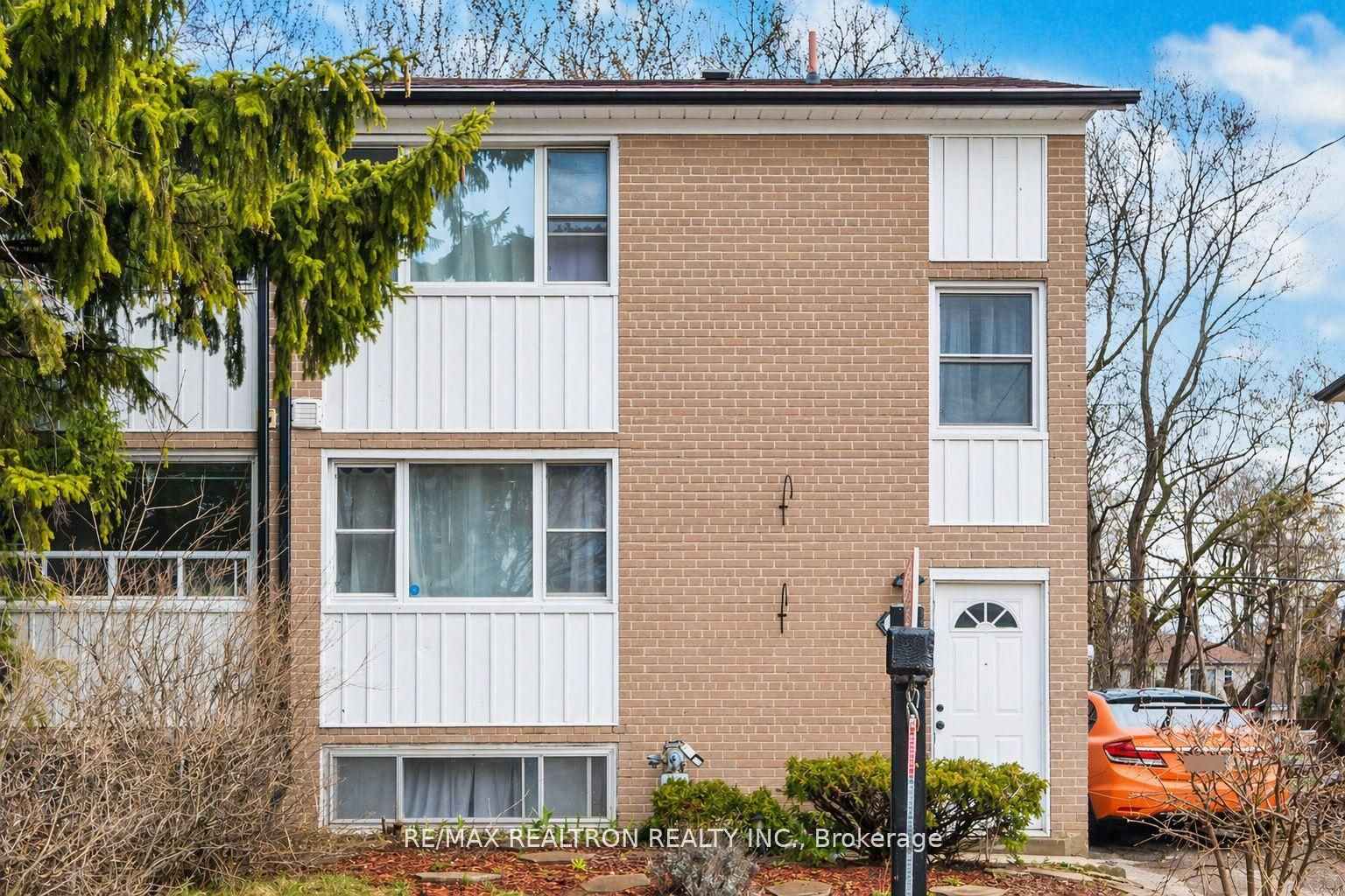 Photo 1 of 38 — 87 Overture Road, Toronto, ON M1E 2W3