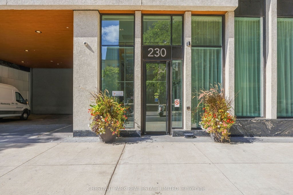 Photo of 230 Simcoe Street #625, Toronto, ON M5T 1T4 (MLS # C13822090)