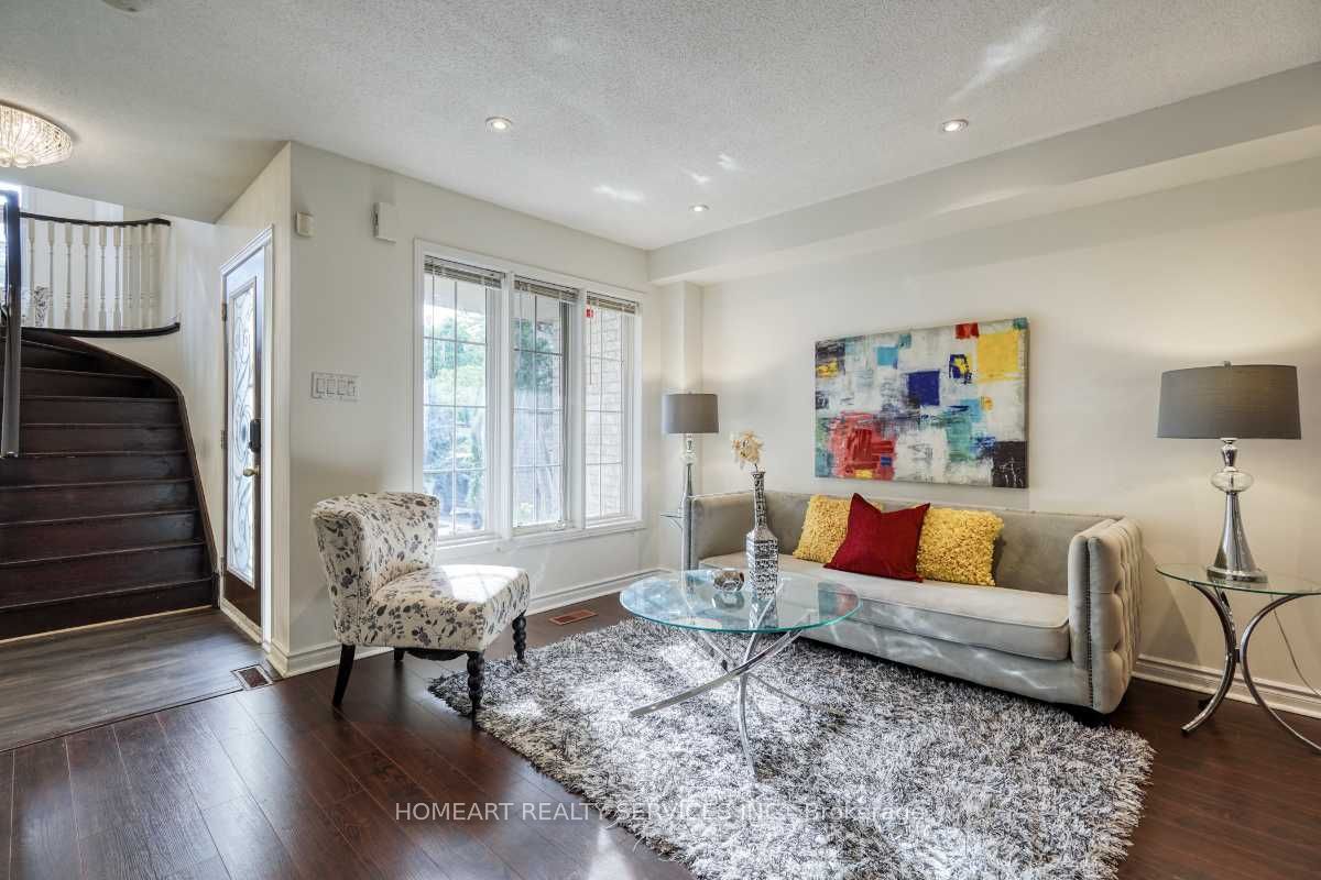 47 Breezeway Crescent