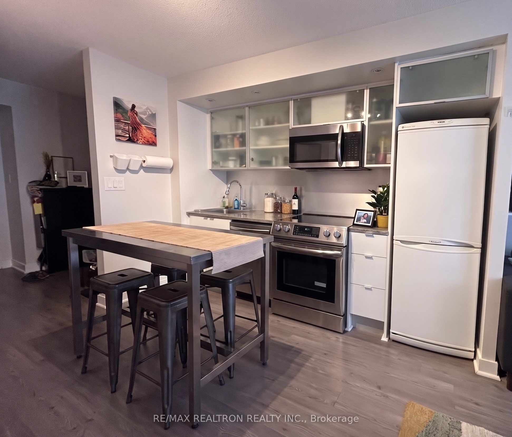 25 Telegram Mews 611