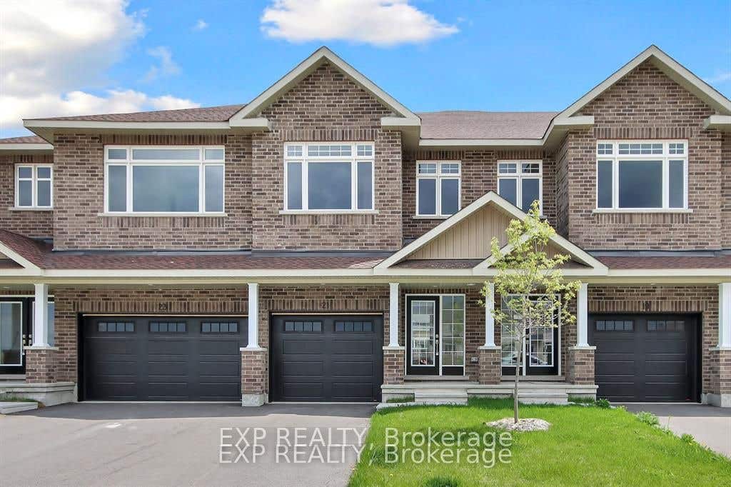 Photo of 18 REYNOLDS Avenue, Carleton Place, ON K7C 0C4 (MLS # X13658488)
