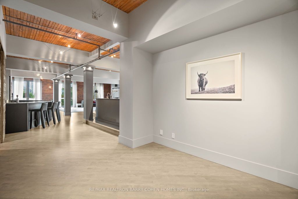 Photo of 468 Wellington Street W #300, Toronto, ON M5V 1E3 (MLS # C12398361)