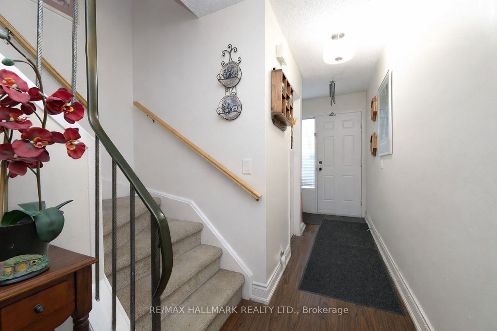 Photo of 191 Cottonwood Court, Markham, ON L3T 5W9 (MLS # N12968744)