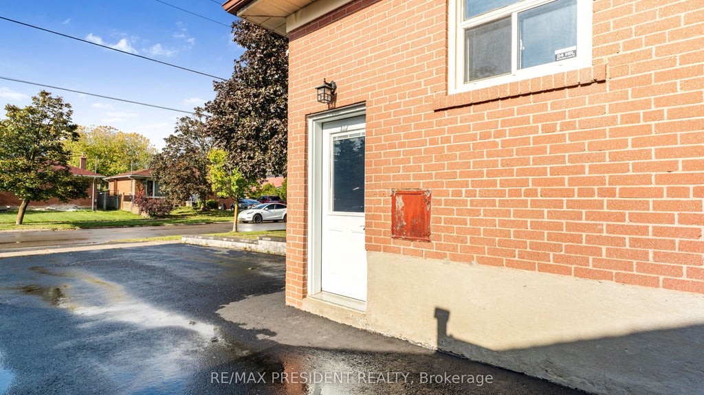Photo of 163 Prince Charles Drive, Halton Hills, ON L7G 3W1 (MLS # W13538288)