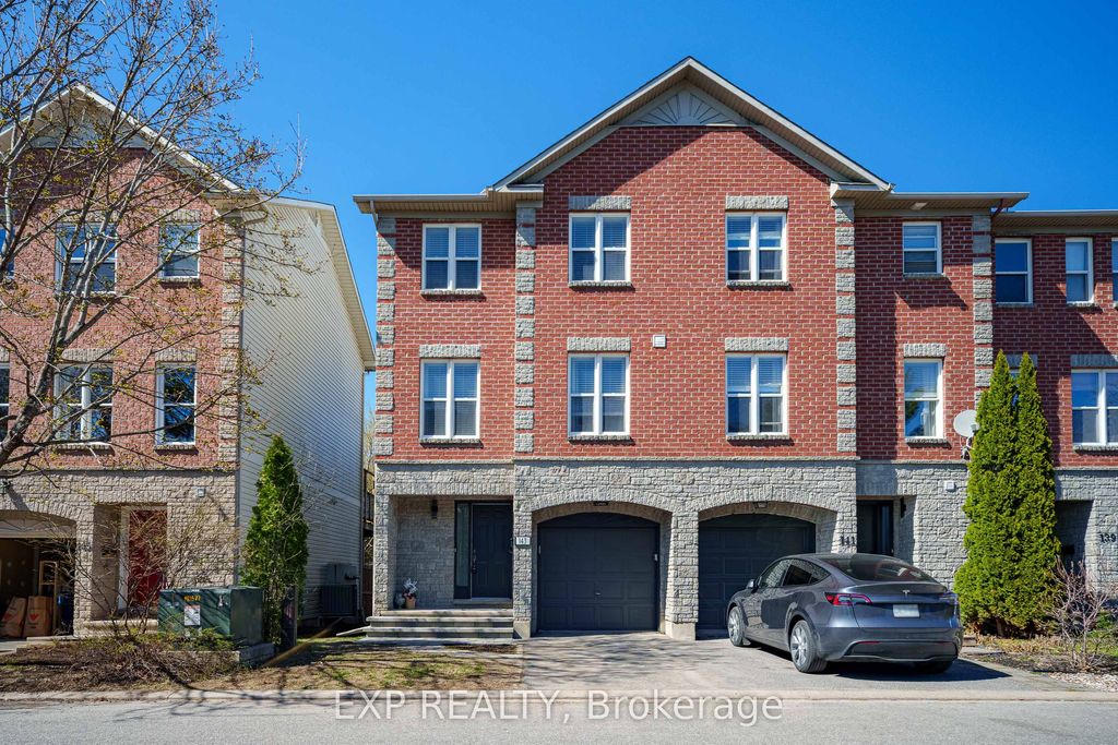 Photo of 143 Arcola Private, Overbrook - Castleheights and Area, ON K1K 4W9 (MLS # X13063630)