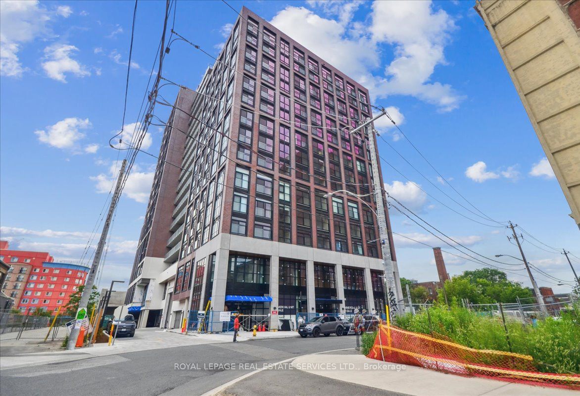 Toronto, ON M6R 2B2, Canada, 2 Bedrooms Bedrooms, ,2 BathroomsBathrooms,Residential,Active,182784