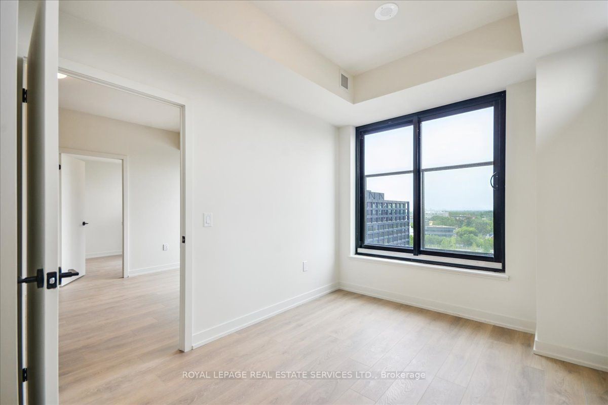 Toronto, ON M6R 2B2, Canada, 2 Bedrooms Bedrooms, ,2 BathroomsBathrooms,Residential,Active,182784
