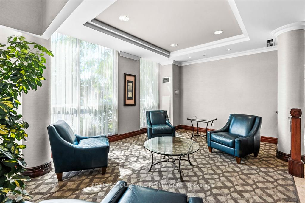 2585 Erin Centre Boulevard 1102