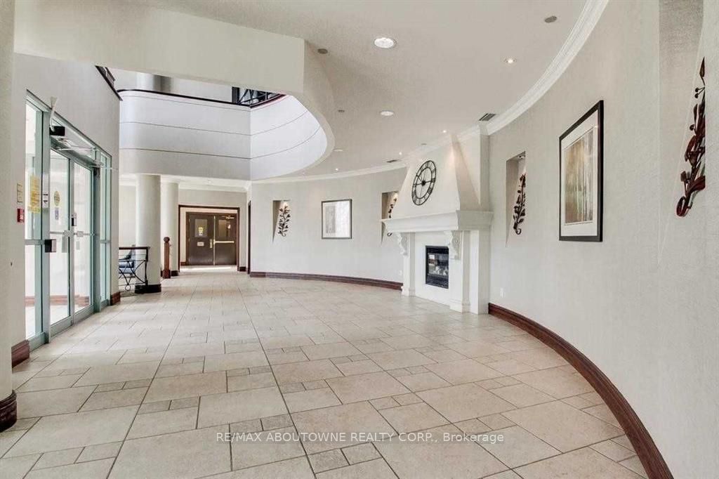 2585 Erin Centre Boulevard 1102