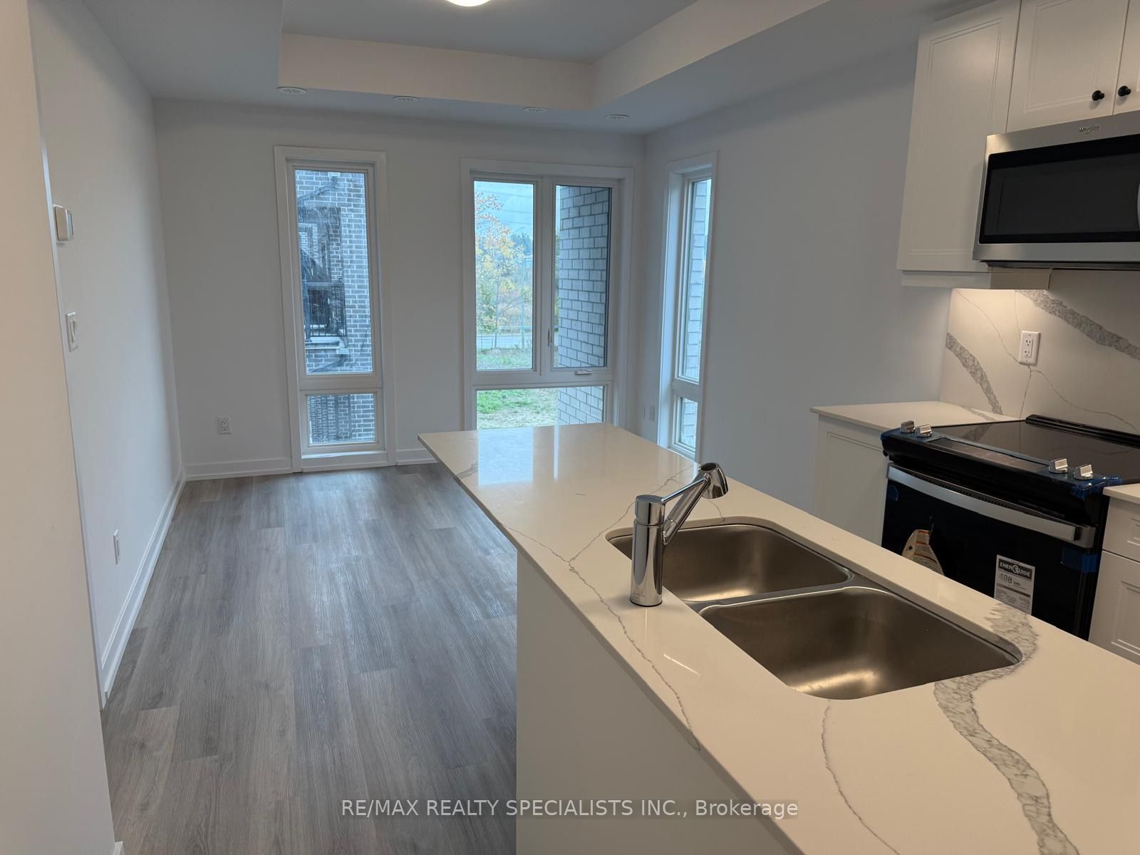 5 Bancroft Lane 302