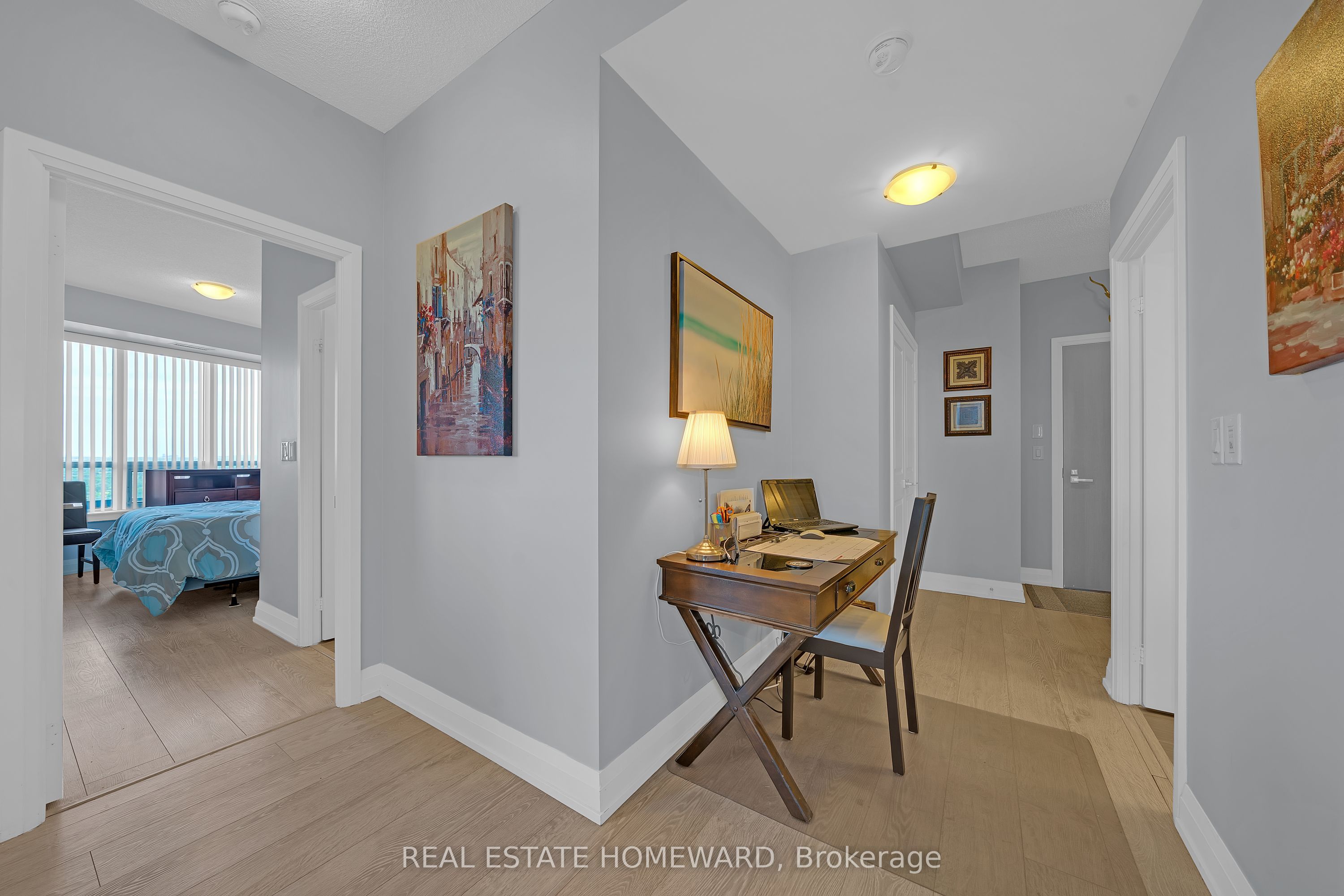 7161 Yonge Street 1525