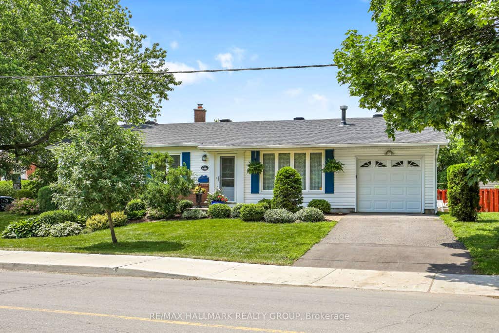 Photo of 3242 Albion Road S, Hunt Club - South Keys and Area, ON K1V 7P3 (MLS # X13494854)