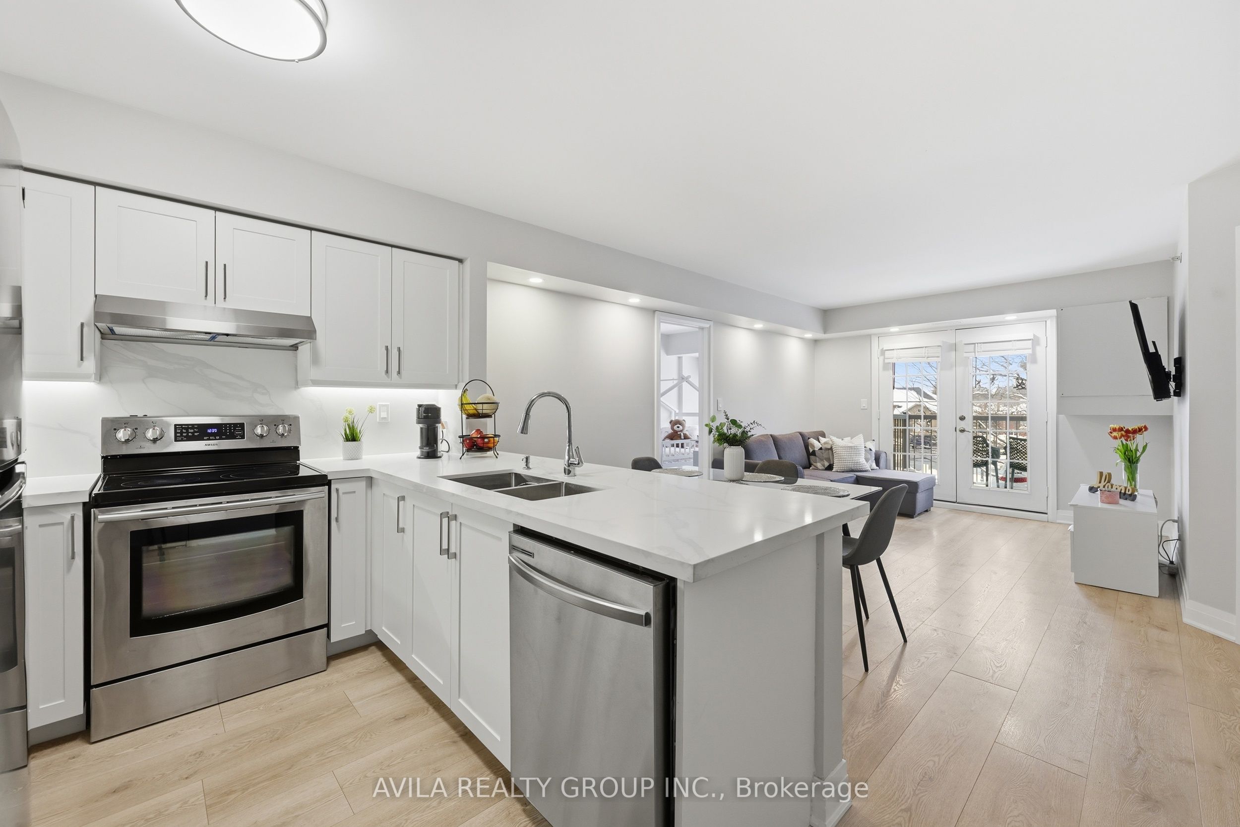 1460 Bishops Gate 203