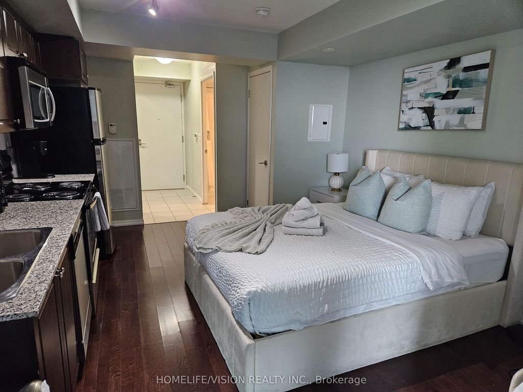 Photo of 209 Fort York Boulevard #1258, Toronto, ON M5V 4A1 (MLS # C12683266)
