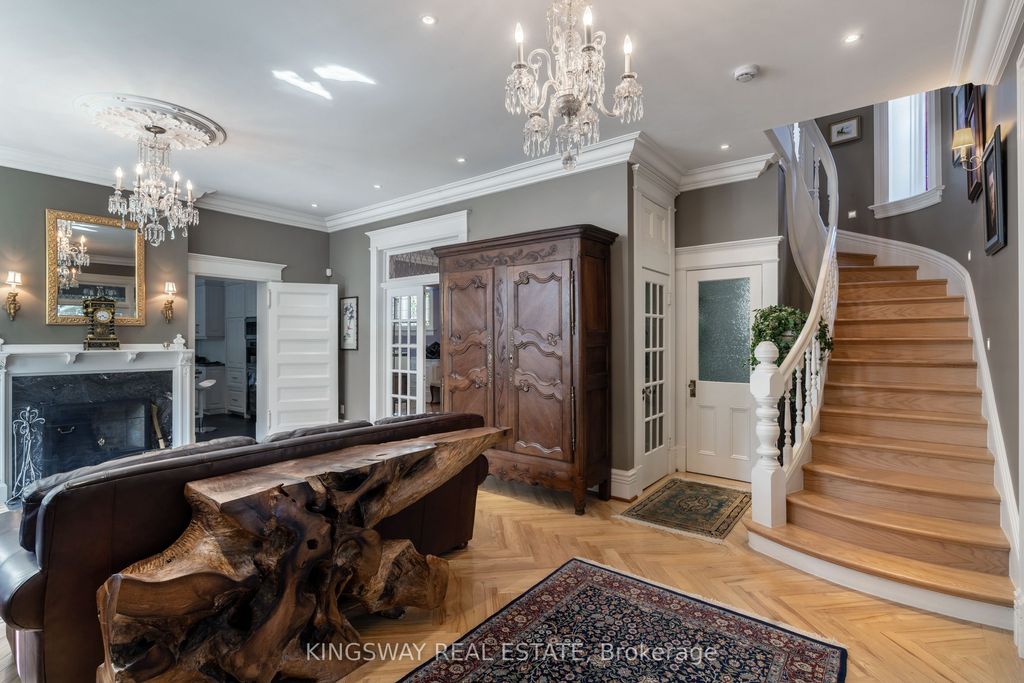 Photo of 166 High Park Avenue, Toronto, ON M6P 2S4 (MLS # W13084450)
