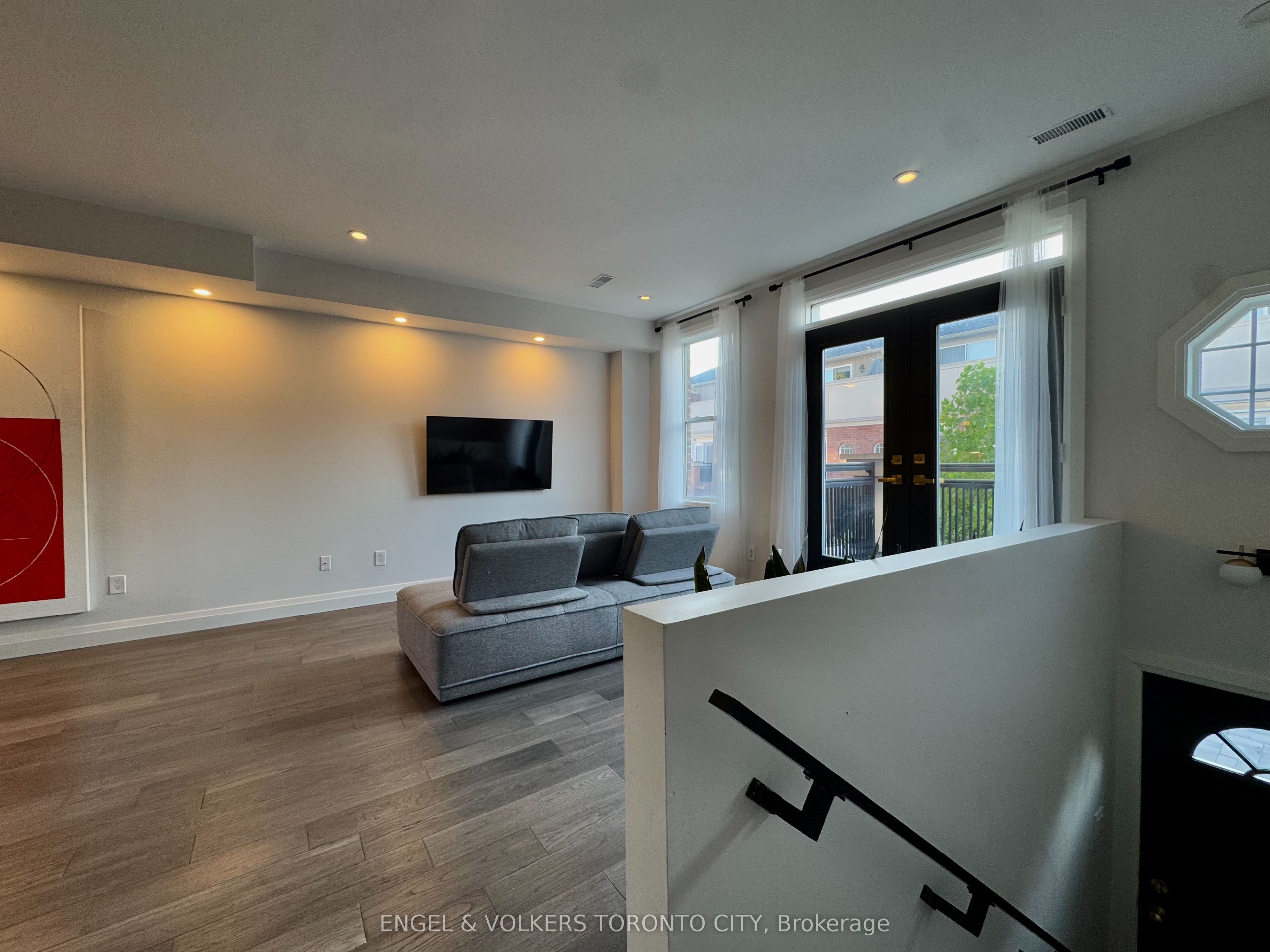 51 Halton Street 216