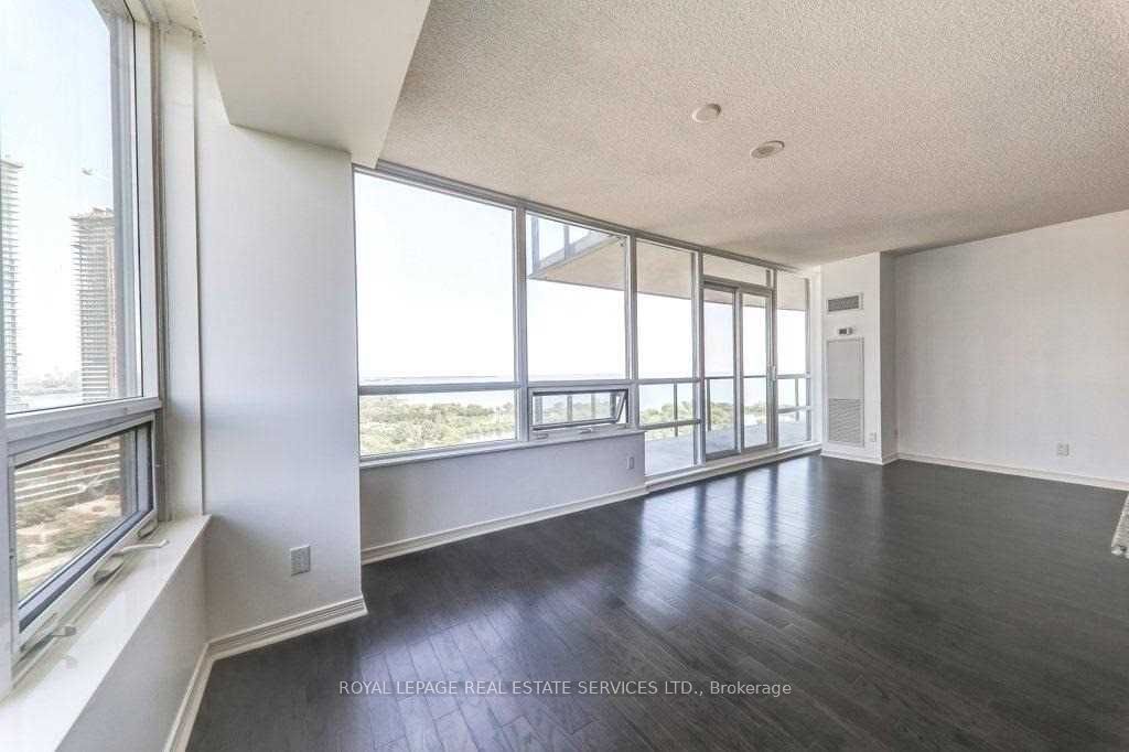 Toronto W06, ON M8V 0B2, Canada, 3 Bedrooms Bedrooms, ,2 BathroomsBathrooms,Residential,Active,79168