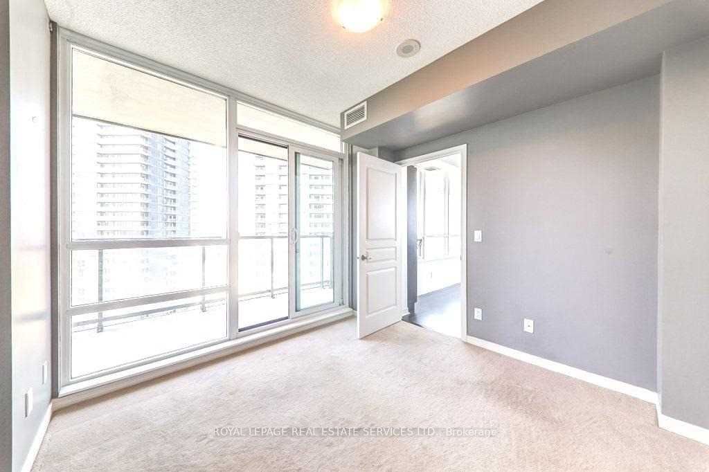 Toronto W06, ON M8V 0B2, Canada, 3 Bedrooms Bedrooms, ,2 BathroomsBathrooms,Residential,Active,79168