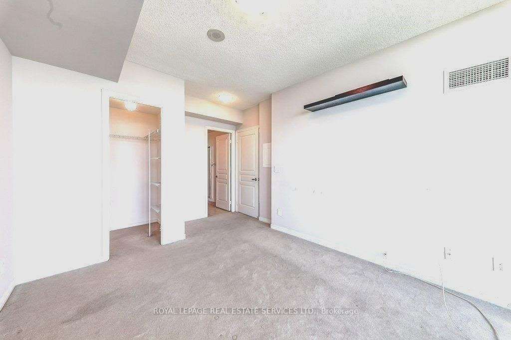 Toronto W06, ON M8V 0B2, Canada, 3 Bedrooms Bedrooms, ,2 BathroomsBathrooms,Residential,Active,79168