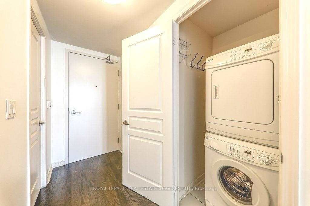 Toronto W06, ON M8V 0B2, Canada, 3 Bedrooms Bedrooms, ,2 BathroomsBathrooms,Residential,Active,79168