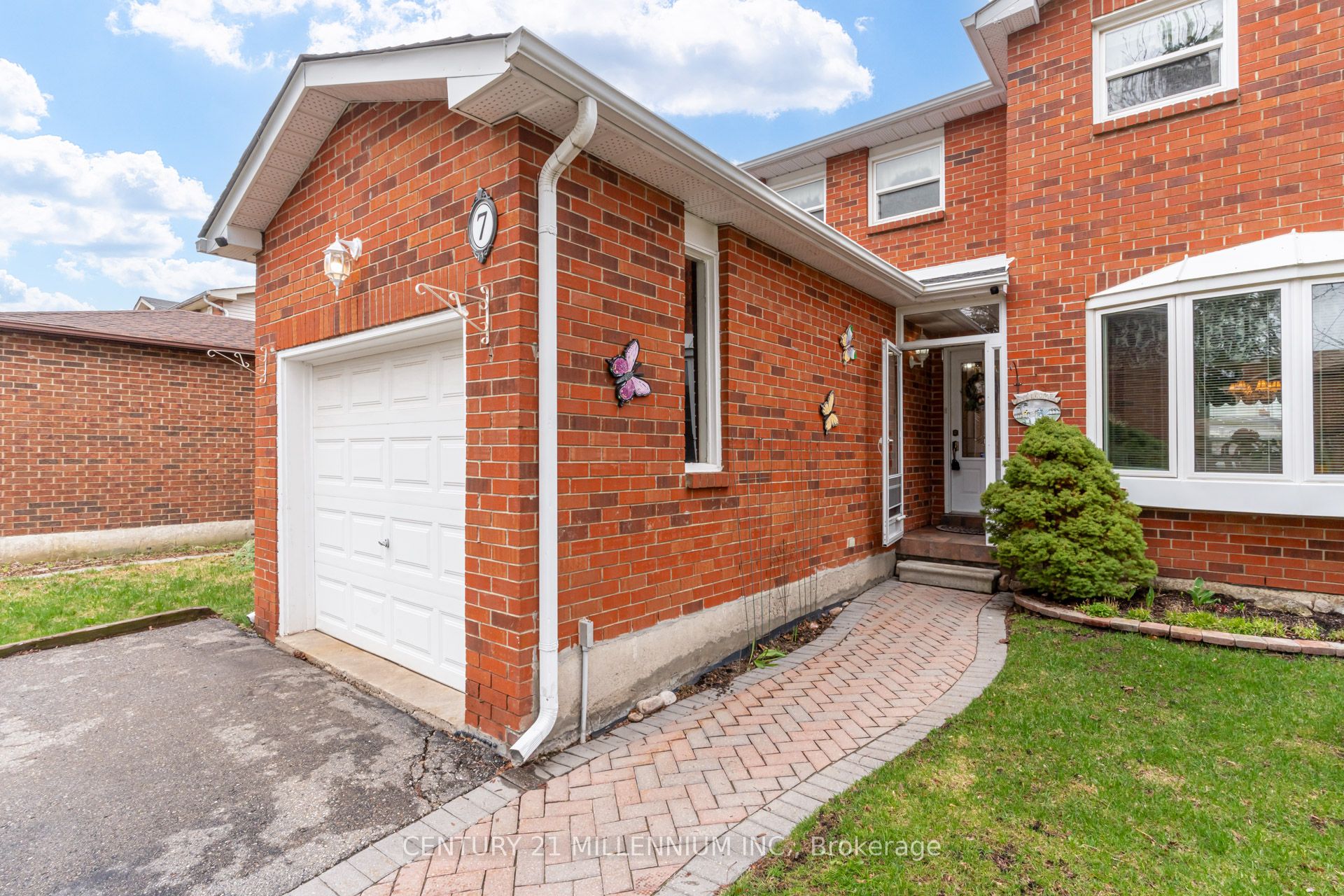 7 Oleander Crescent