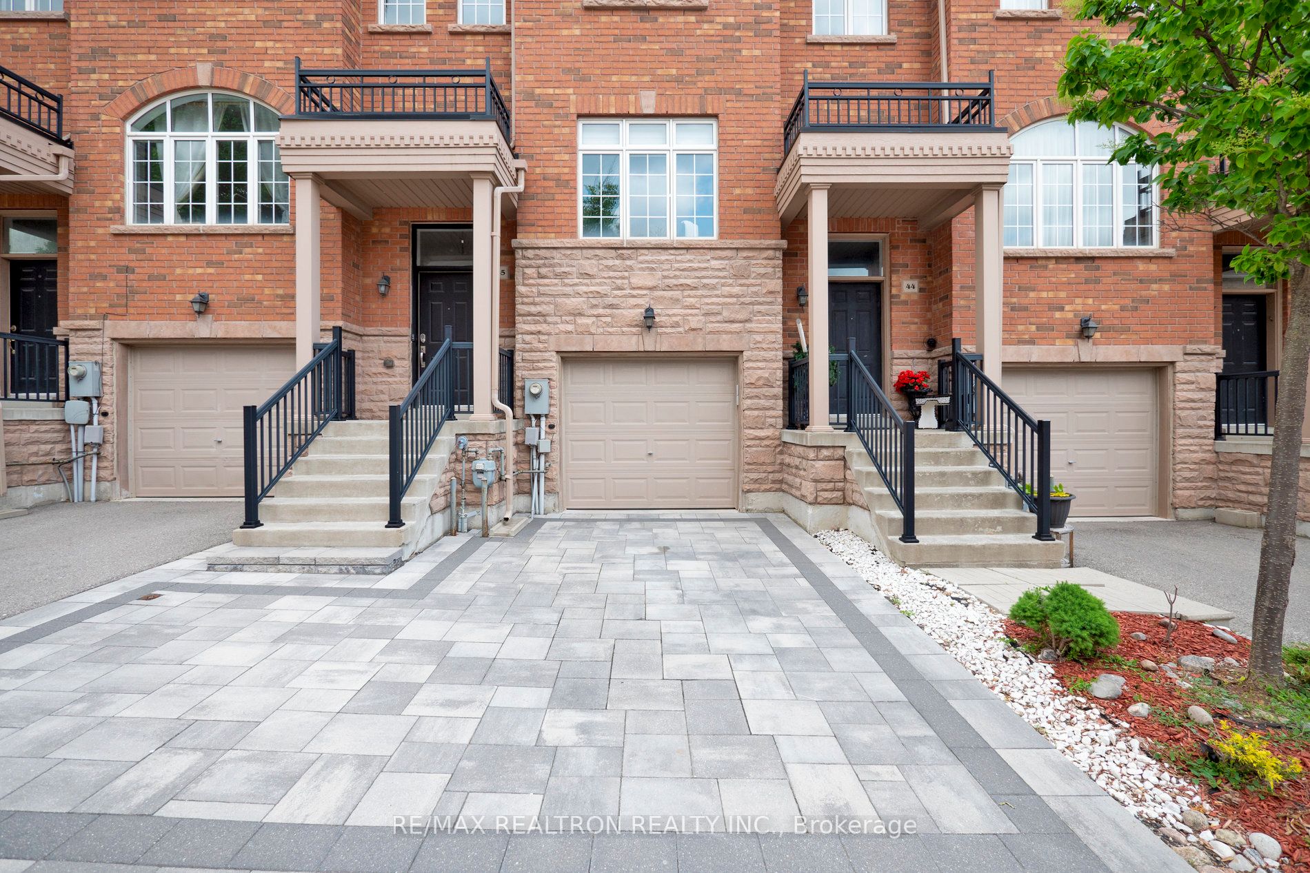 8777 Dufferin Street 45