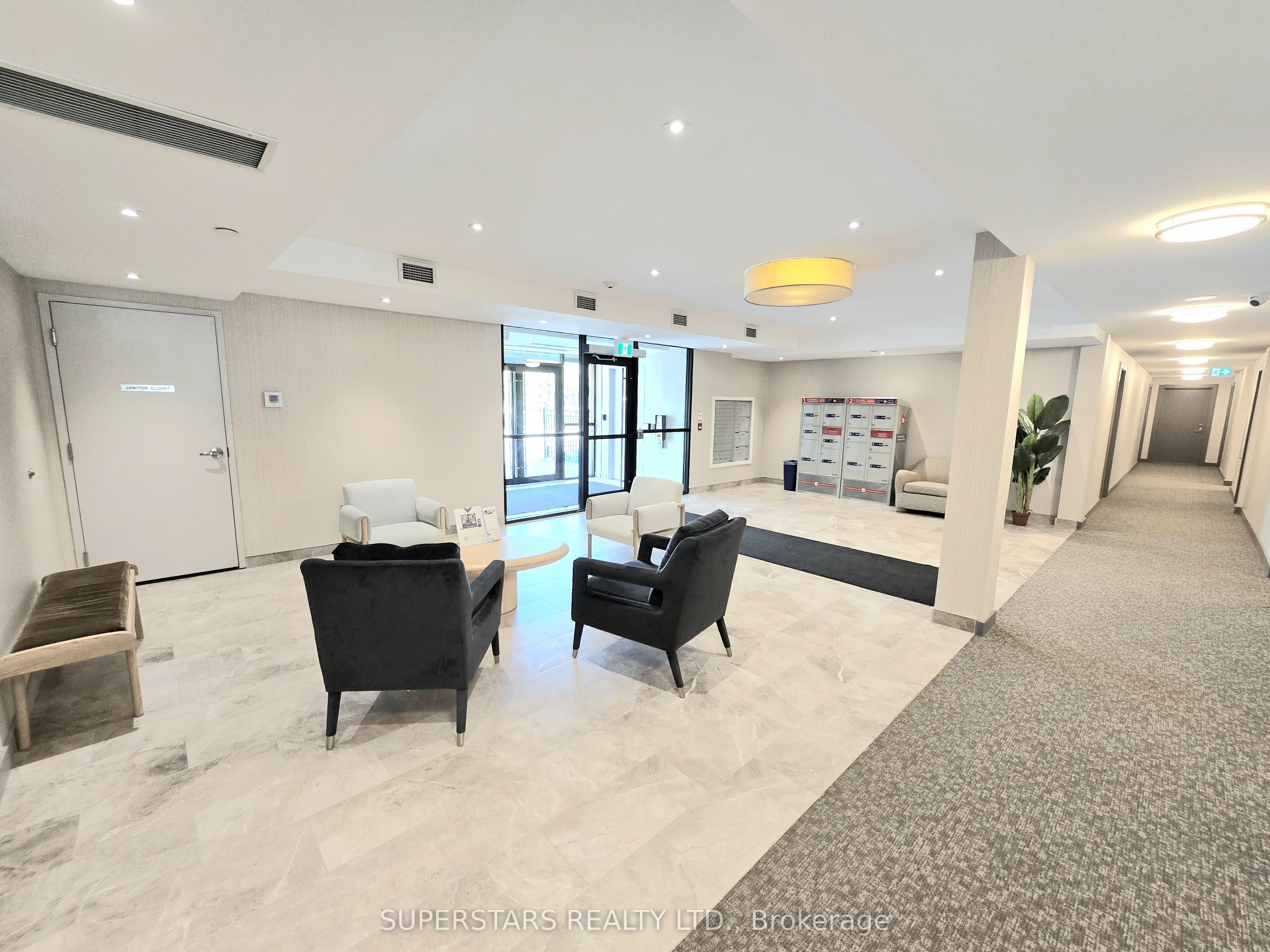 1709 Bur Oak Avenue 305