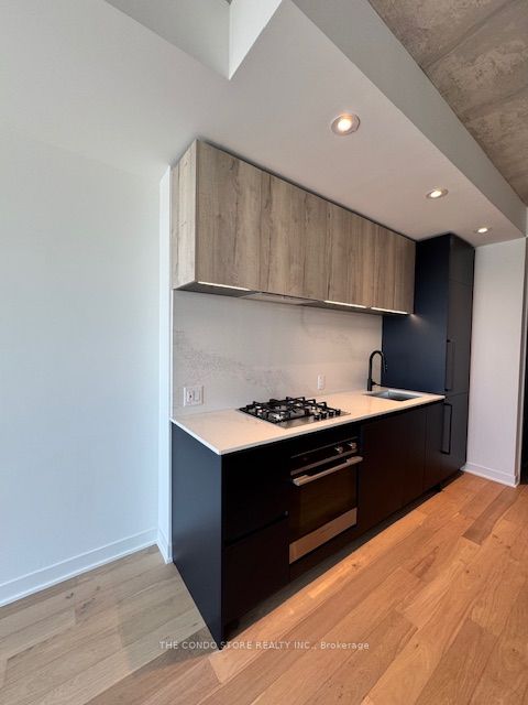2625 Dundas Street W 703