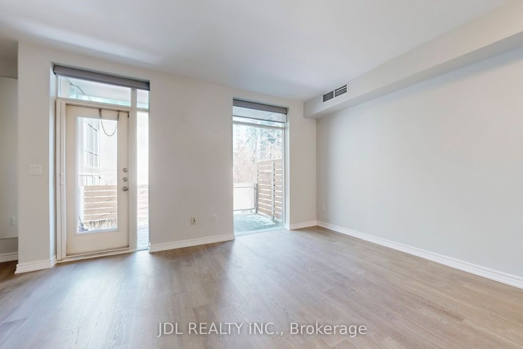 Photo of 31 Brunel Court #Th8, Toronto, ON M5V 3Y2 (MLS # C12821404)