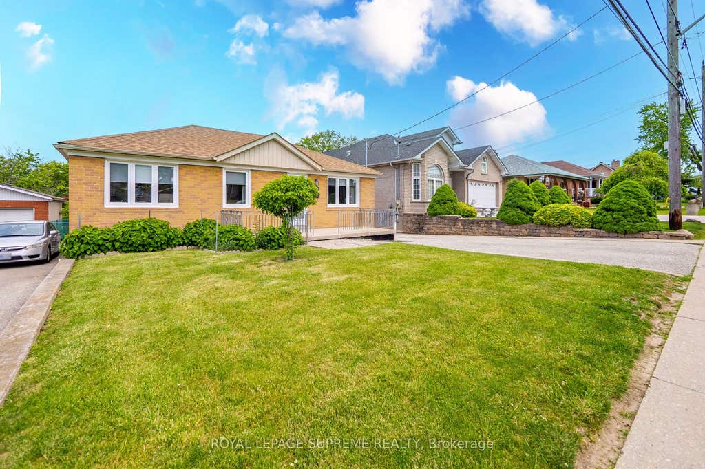 Photo of 376 Rustic Road, Toronto, ON M6L 1W7 (MLS # W13414836)
