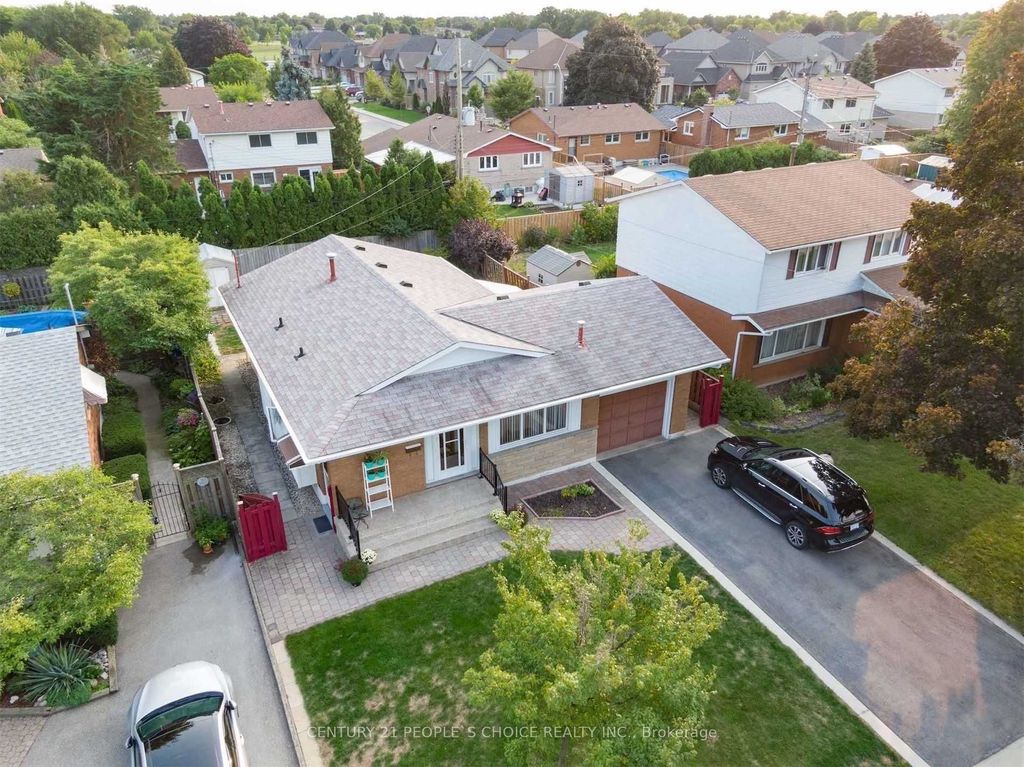 Photo of 25 Darlington Drive, Hamilton, ON L9C 2L8 (MLS # X12861020)