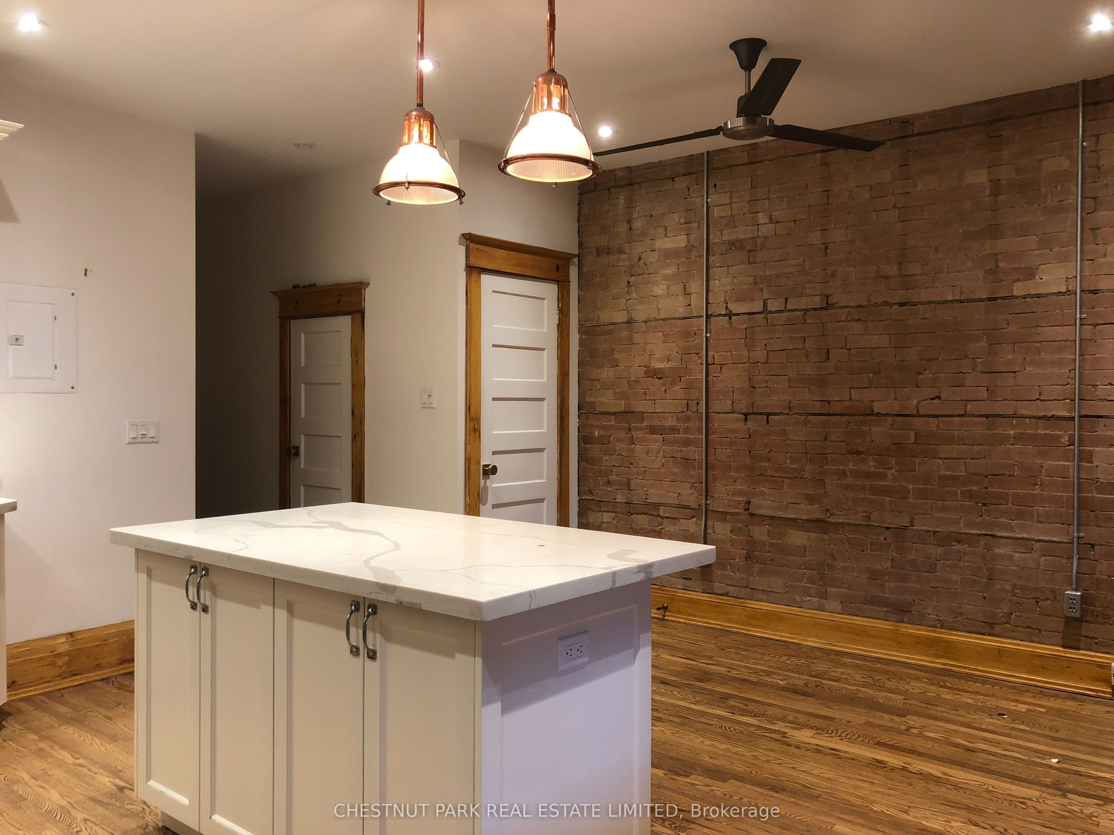 476 Roncesvalles Avenue 1