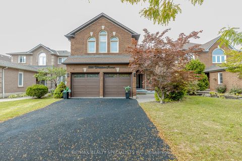 5686 WHITEHORN Avenue Mississauga ON L5V 2A9