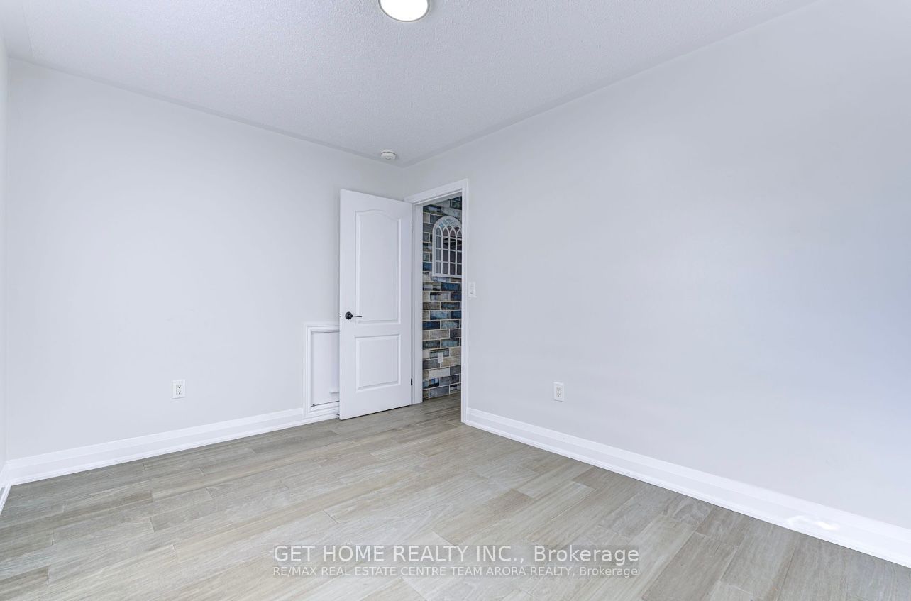 153 Mclaughlin Avenue Upper