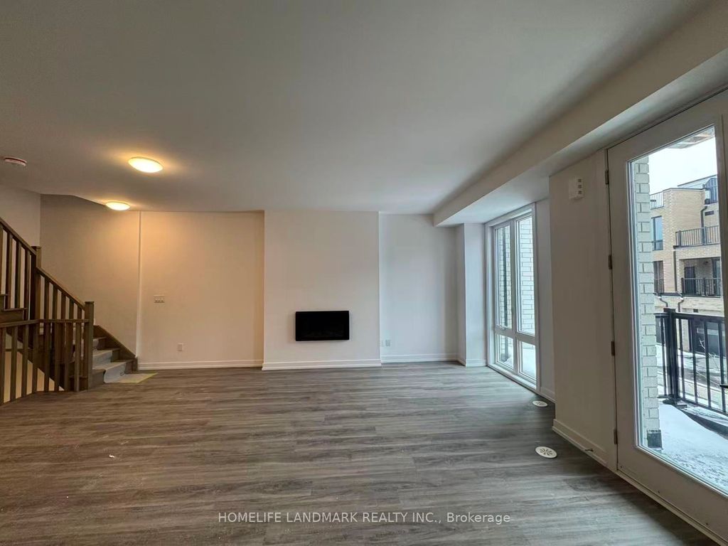 Photo of 15 Kerns Lane, Richmond Hill, ON L4E 1M1 (MLS # N13104614)