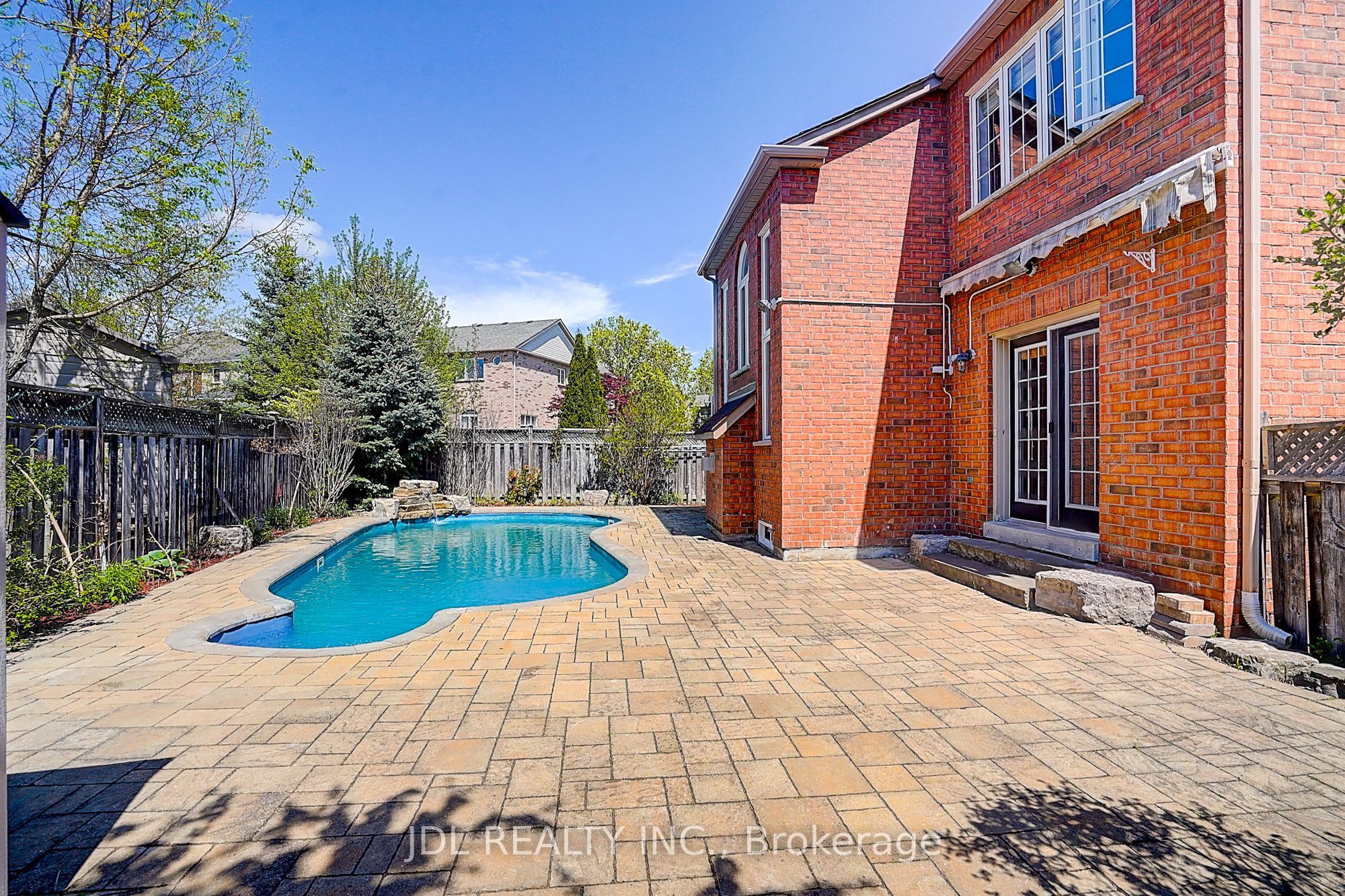 28 Emery Hill Boulevard