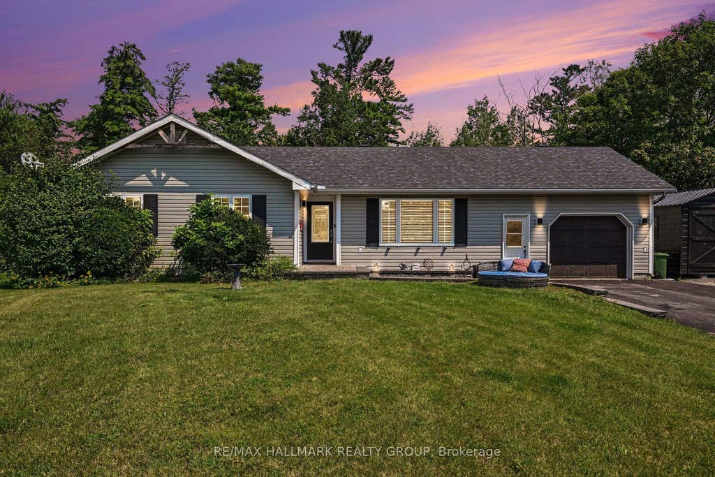 Photo of 108 Snye Court, Carp - Dunrobin - Huntley - Fitzroy and Area, ON K0A 1X0 (MLS # X13640734)