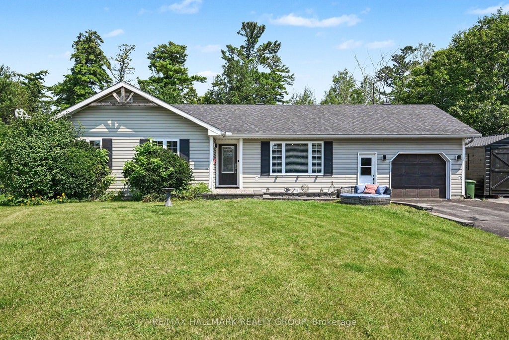 Photo of 108 Snye Court, Carp - Dunrobin - Huntley - Fitzroy and Area, ON K0A 1X0 (MLS # X13640734)
