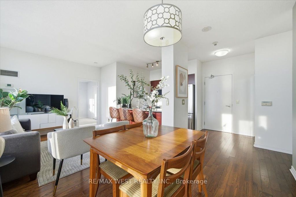 Photo of 2240 Lake Shore Boulevard W #3302, Toronto, ON M8V 0B1 (MLS # W12999964)