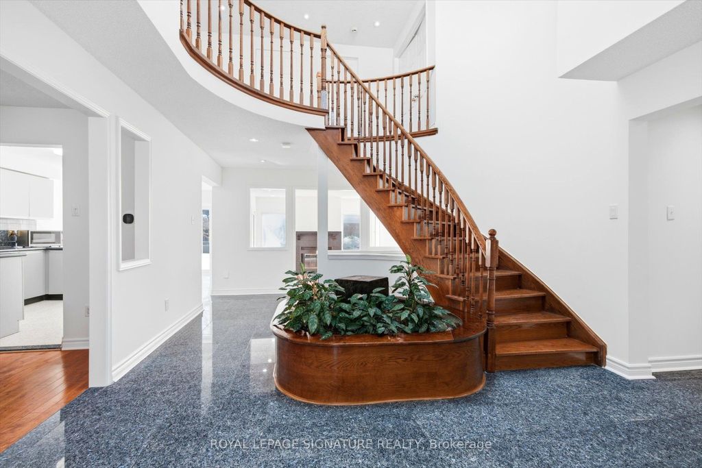 Photo of 81 Parkside Drive, Brampton, ON L6Y 3A2 (MLS # W12837244)